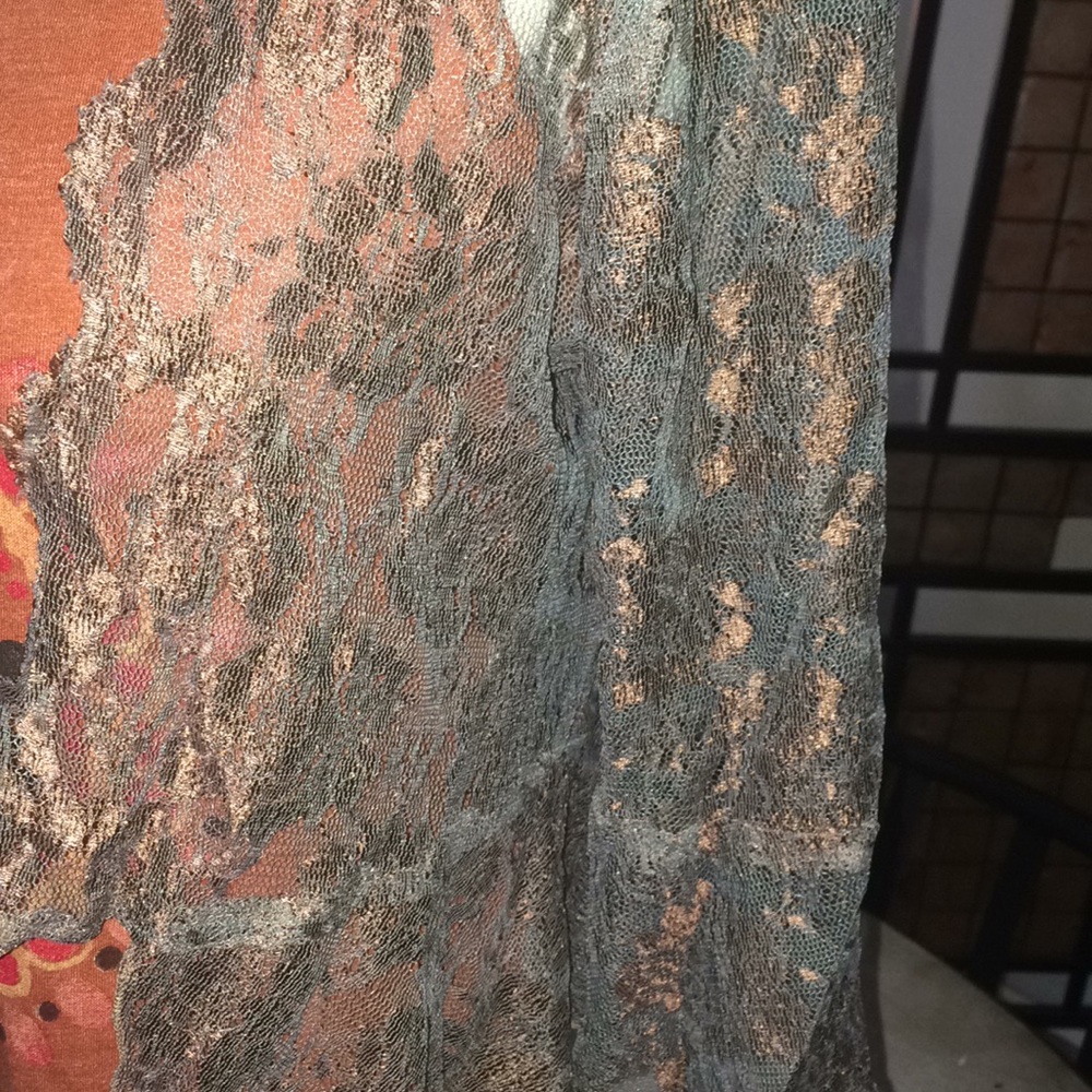 Set - Picture 2 of 2